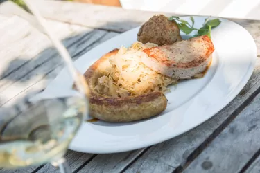 Lecker genießen im SIENER Wein*Gut*Ausschank