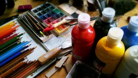 painting (© pixabay, bodobe)