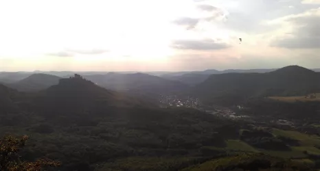 Blick nach Annweiler im Spätsommer