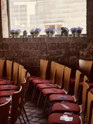 Kelterhalle Bestuhlung (© landauland, Katharina Kütenbrink)