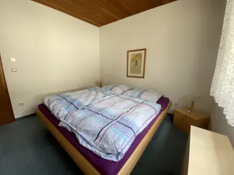 Schlafzimmer Ferienwohnung Rödelstal quer (2)