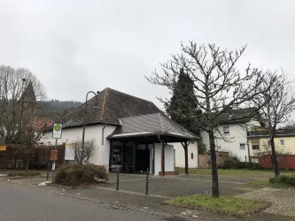 Bushaltestelle Niederschlettenbach (© Adrian Stilgenbauer)