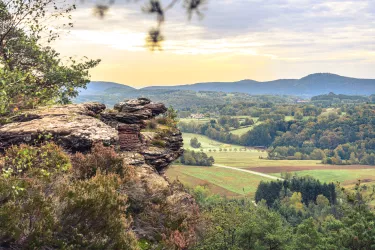 Herrlicher Ausblick auf Geiersteine-Tour zur Kastanienzeit