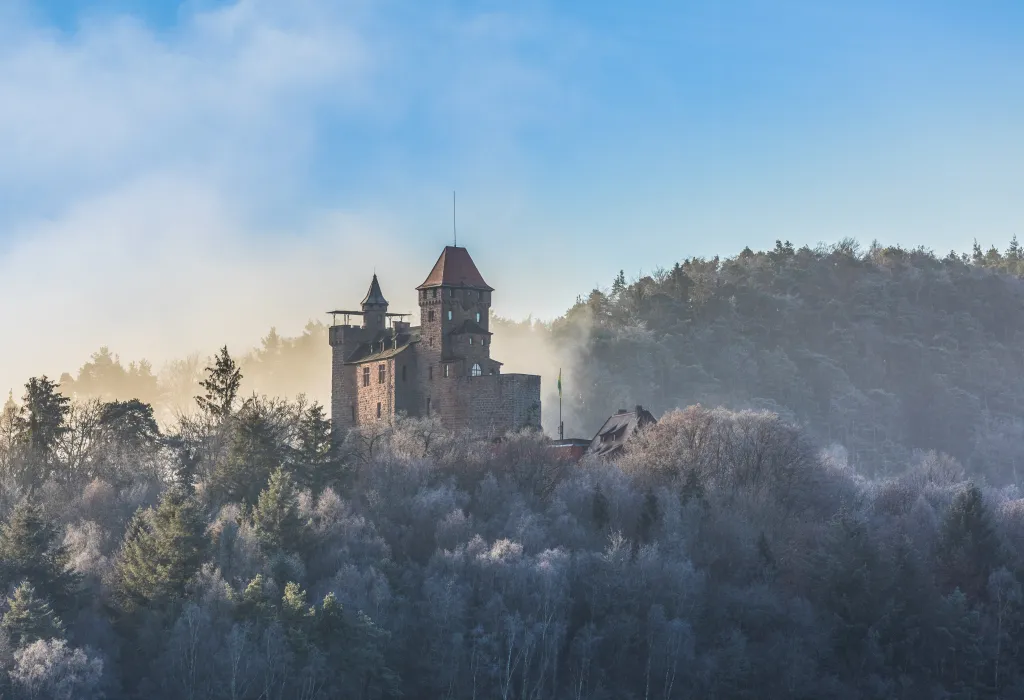 Burg Berwartstein an einem Wintermorgen
