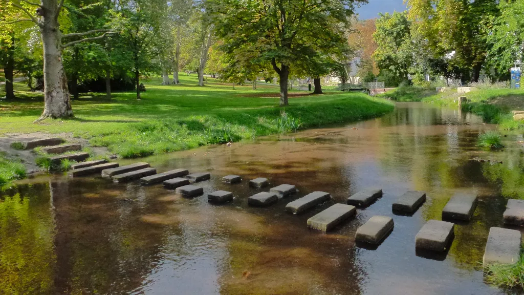 Die Trittsteine im Kurpark Bad Dürkheim