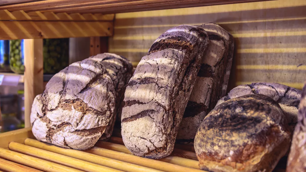 Selbstgebackenes Brot, Ausbacherhof bei Reipoltskirchen