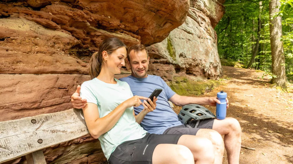 Radfahrer auf der Freundschaftstour am Klingelfelsen