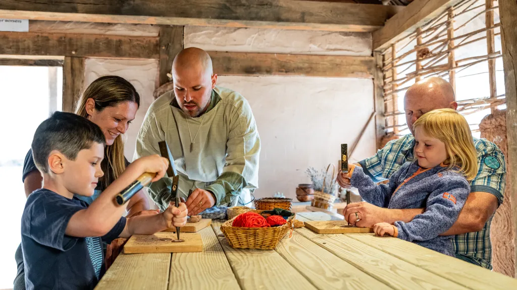 Kreativ-Programm im Keltendorf in Steinbach
