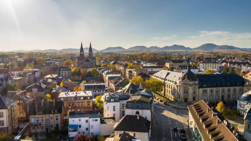 Luftaufnahme von der Stadt Landau in der Pfalz.