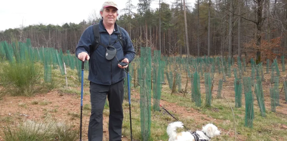 Portrait Bezirkswegewart, Pfälzer Waldpfad, mit Hund