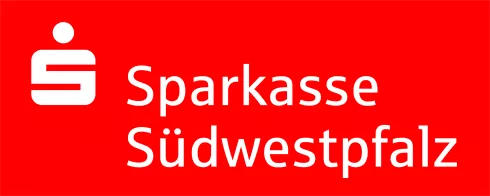 auf rotem Hintergrund weißer Schriftzug Sparkasse Südwestpfalz 