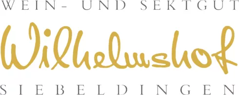 Wein- und Sektgut Wilhelmshof Siebeldingen in goldener Schrift
