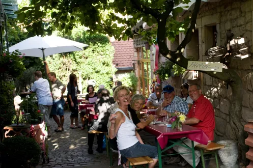 Schönstes Weinfest 2002: Weinkerwe "Wein & Kunst"