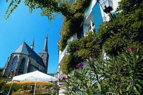 Pfarrkirche St. Ulrich - Foto: Tourist-Information Deidesheim