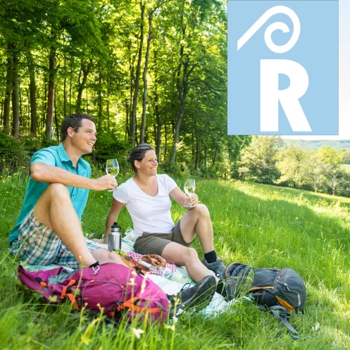 Remigius Wanderweg mit Picknickpause auf der Wiese