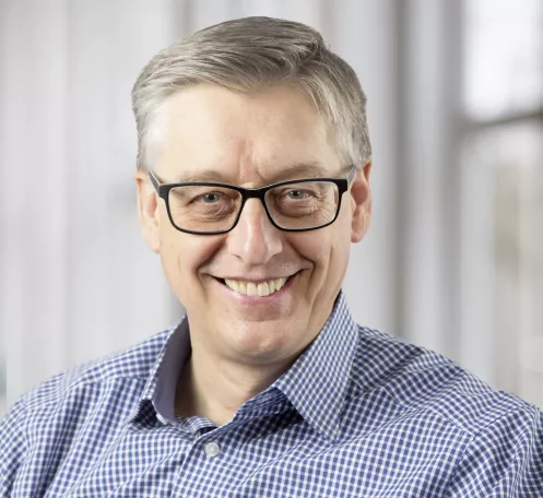 Mann, Detlev Janik,Geschäftsführer von Pfalz.Marketing, mit grauen Haaren und Brille