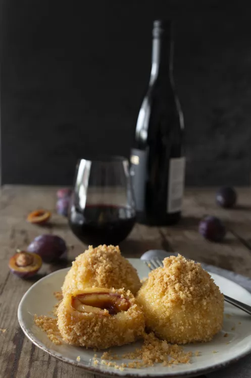 Zwetschgenknödel mit Butterbröseln