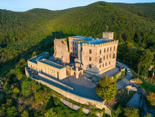Luftaufnahme des Hambacher Schloss