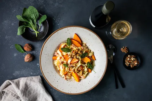 Kürbis-Pasta mit Salbei, Walnüssen & Riesling-Butter 