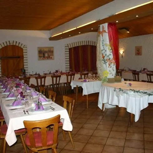 Gaststätte „Zur Braustube“ in Berg mit Biergarten und Partyservice