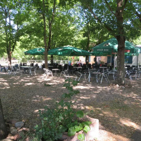 Schützenhaus mit Biergarten