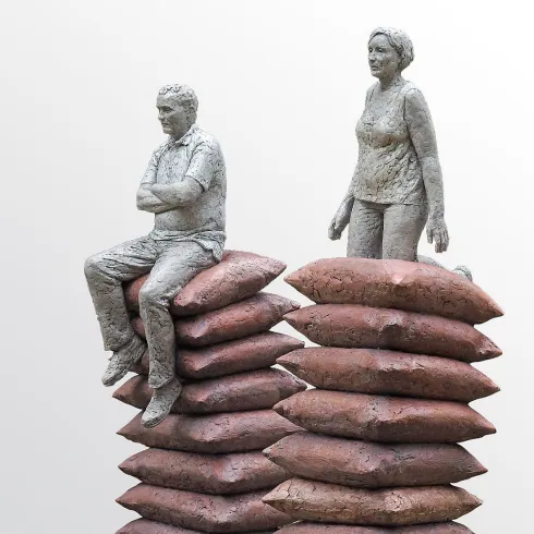 Birgit Feil "Götz und Gisela: Kissenstapler"