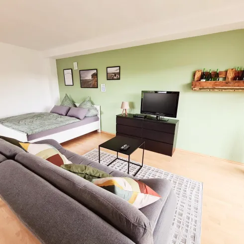 Wohn-Schlafraum2_Appartement Bad Bergzabern (© Jennifer Langner) Wohn-Schlafraum2_Appartement Bad Bergzabern (© Jennifer Langner)