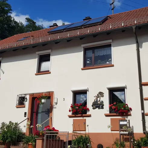 Hausansicht (© Christa Lang)