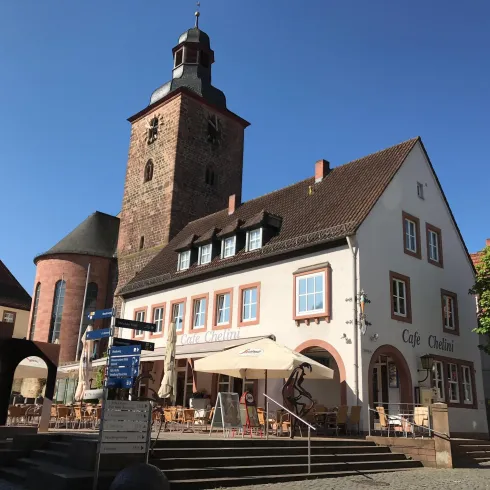 Cafe Chelini außen (Rathausplatz) (© Verein SÜW Annweiler e.V.)