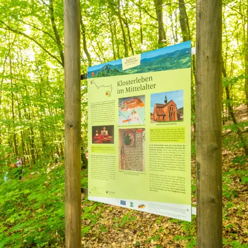 Station Klosterleben im Mittelalter (© Verein SÜW Annweiler e.V., Dominik Ketz)