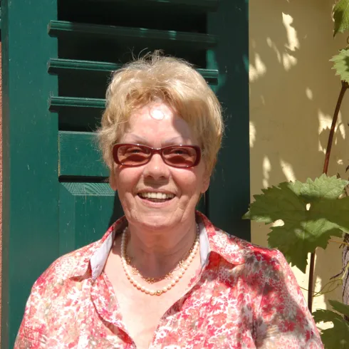 Gästeführerin Dorothee Kennedy (© Verein SÜW Annweiler e.V.)