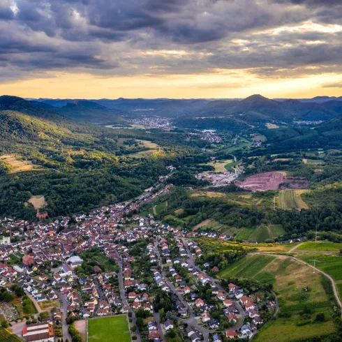 Trifelsland (© Verein Südliche Weinstrasse Annweiler am Trifels e.V., Dominik Ketz)
