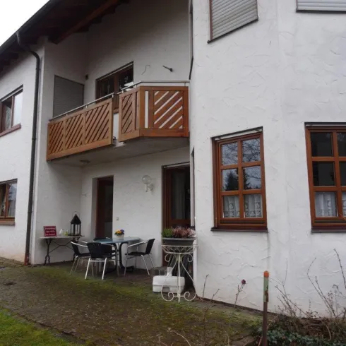 Wohnhaus mit Eingang Fewo (© Müller M.)