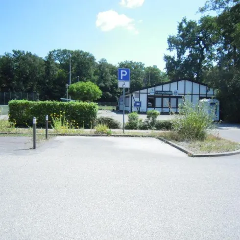 Barrierefreier Parkplatz Bienwaldstadion Kandel