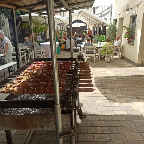 Rebknorzespieß in der Straußwirtschaft Hafner