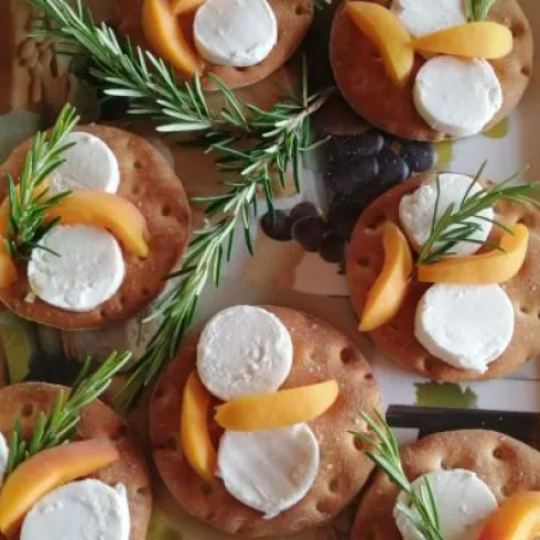 Genusstour: Käse, Wein und saisonale Kräuter (© Touristinformation Maikammer)