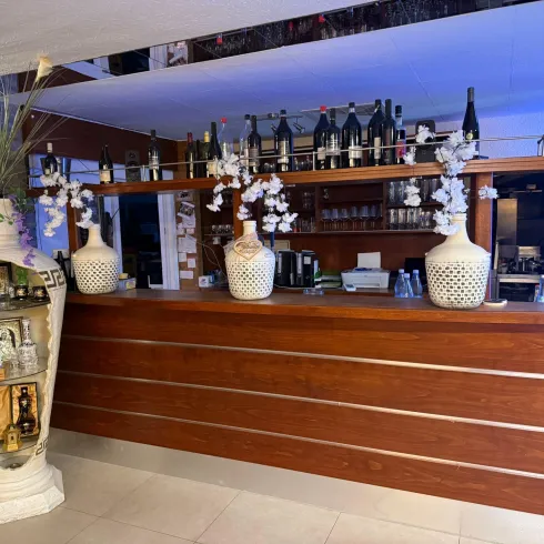 Theke im Restaurant (© Theodoros Temelis)