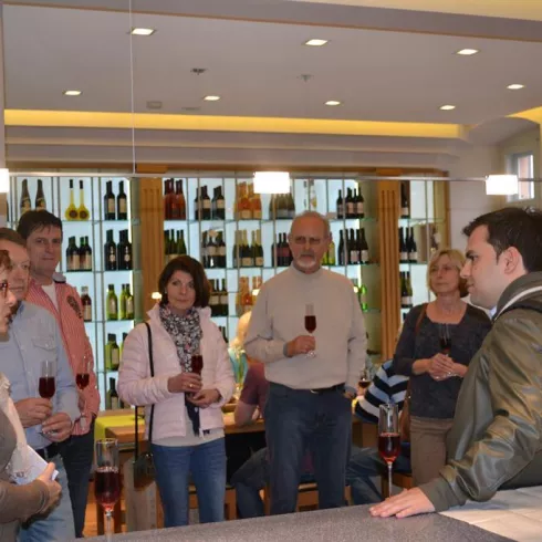 Weinkammer zur Begrüßung (© Weinkammer Maikammer) Weinkammer zur Begrüßung (© Weinkammer Maikammer)