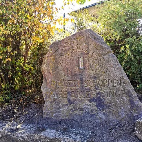 Schoppendenkmal (© Büro für Tourismus Maikammer)