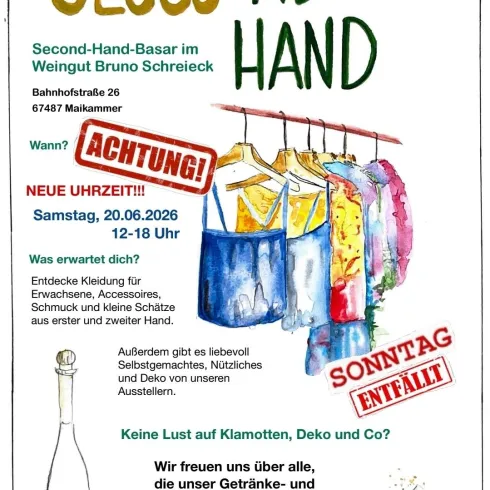 Ein Plakat für einen Second-Hand-Basar mit bunten Kleidungsstücken an einer Leine. Der Basar findet am 20. Juni 2026 in Mailkarmen statt.