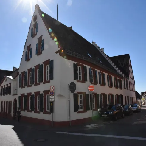 Außenansicht Rensaissancegebäude (© Touristinformation Maikammer)