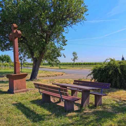 Am roten Kreuz - Maikammer (© Büro für Tourismus Maikammer)