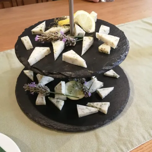 Käseplatte (© Büro für Tourismus Maikammer)