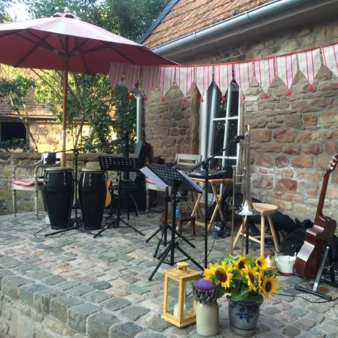 Musik im Garten (© Weingeniesserei)