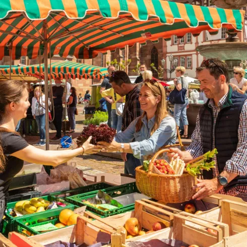 Marktgeschehen (© Pfalz.Touristik e.V. Foto_ Dominik Ketz) Marktgeschehen (© Pfalz.Touristik e.V. Foto_ Dominik Ketz)