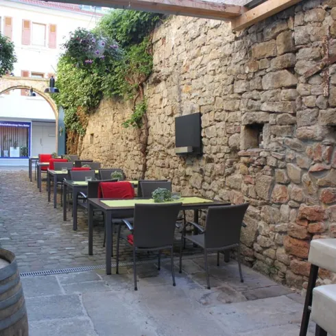 Innenhof (© Weingasthaus Fassdaube)