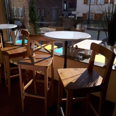 Café Innen und außen (© Hr. Stampfer)