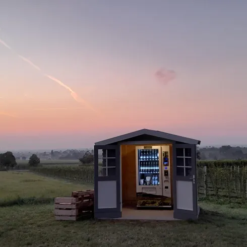 Weinautimat Weingut Nicklis (© Weingut Nicklis)