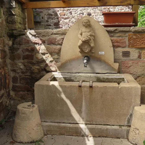 Liebesbrunnen von Vorne (© Urlaubsregion Freinsheim)