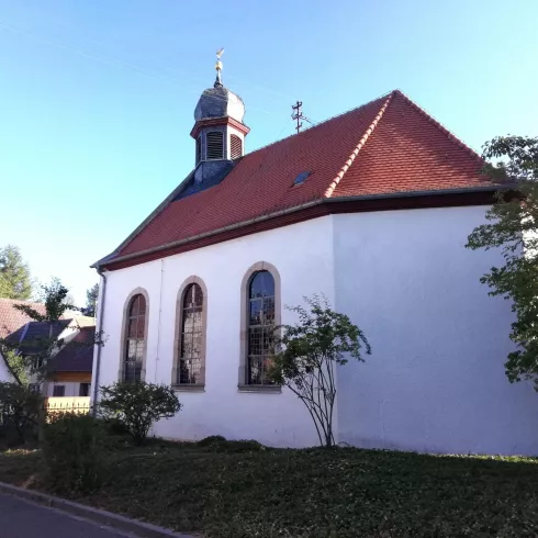 Protestantische Kirche Knöringen (© Nicola Hoffelder, Landau-Land)